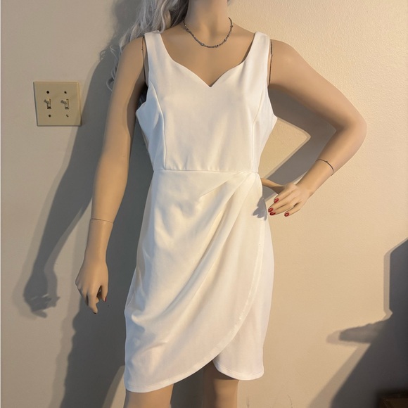 White sleeveless dress - Picture 6 of 11